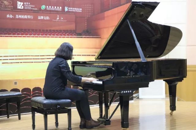 苏州钢琴比赛，琴韵盛宴，技艺交流展风采