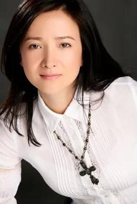 演员何琴，炸裂演技与魅力四射的璀璨之星！