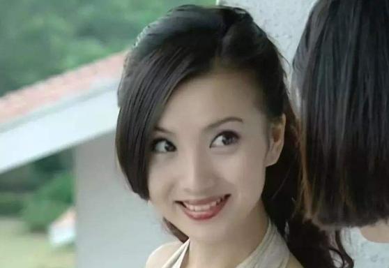 粉红女郎演员的成长之路，变化、学习与自信的力量