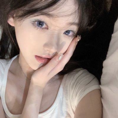 王嘉韵最新Instagram照片，时尚潮流与个人魅力的独特展现风采
